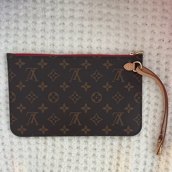 Louis Vuitton Handbags - Louis Vuitton neverfull mm pouch AUTHENTIC